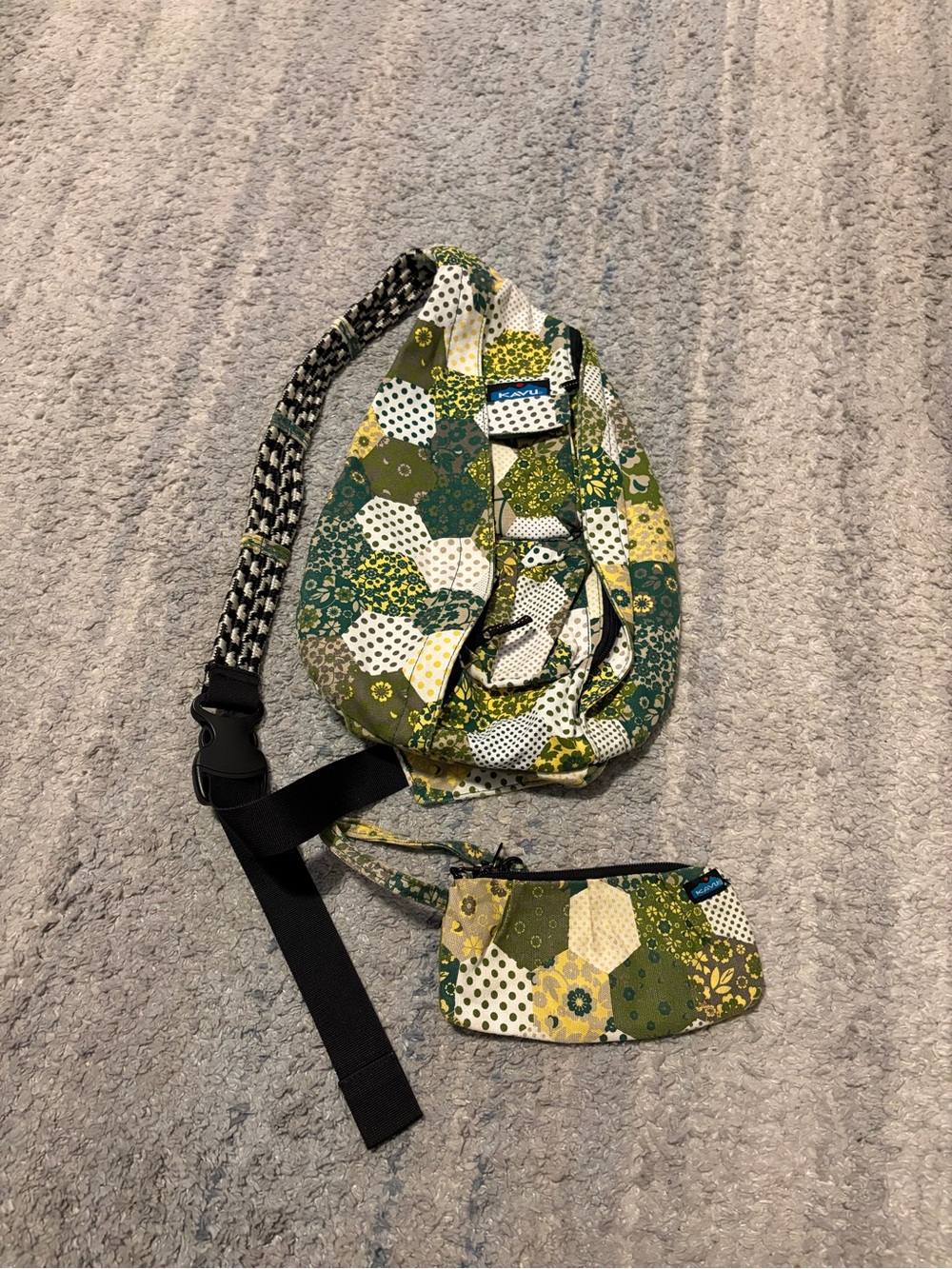 KAVU Floral Patchwork Green Hexagon Canvas Rope Bag Crossbody Sling + Coin Pouch
